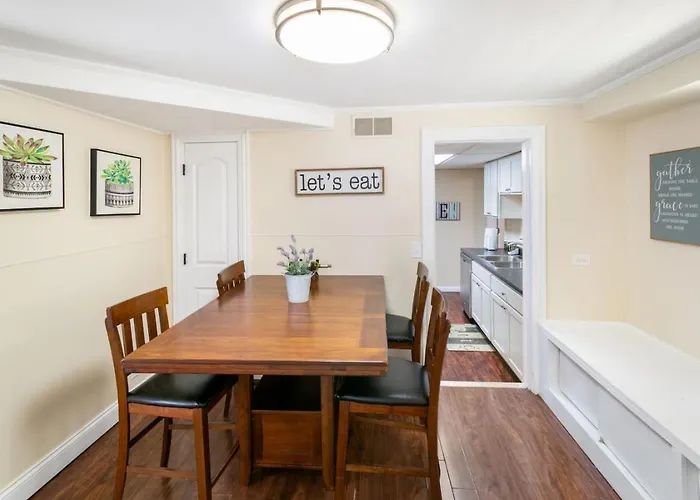 Ferienhaus With Garage In Dt Near Naval Base Libertyville