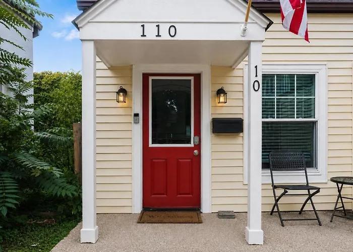 With Garage In Dt Near Naval Base * Libertyville